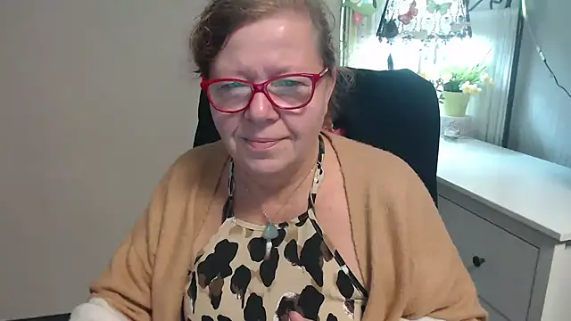 Adelewildx online show from September 17, 2025, 3:19 am