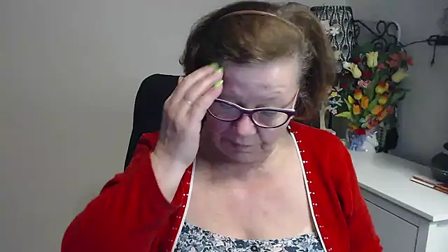 Adelewildx online show from May 13, 2026, 3:37 am
