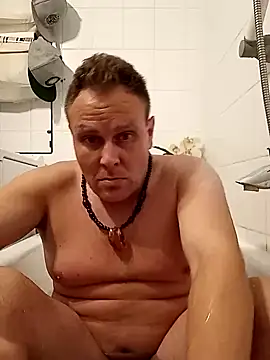 Snapshot of OliverBerlinSucht chatting on October 4, 2025, 4:32 am OliverBerlinSucht online show from October 4, 2025, 4:32 am