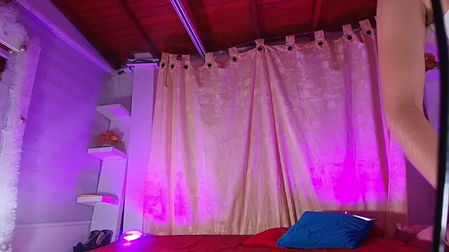 emyli sw  online show from March 22, 2025, 3:09 am