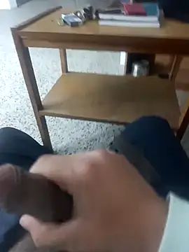 Carloskimyy online show from April 4, 2026, 4:33 am