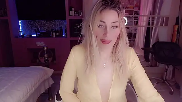 AnnieGOld  online show from January 10, 2026, 11:31 pm