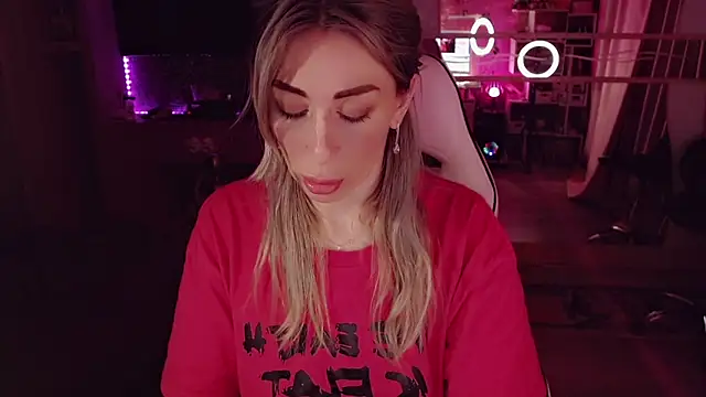 AnnieGOld  online show from March 2, 2026, 5:08 am