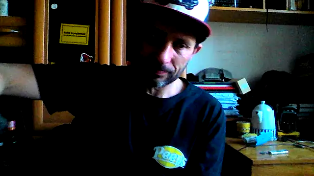 Snapshot of FireFox_Feel chatting on March 18, 2025, 7:41 am FireFox Feel online show from March 18, 2025, 7:41 am