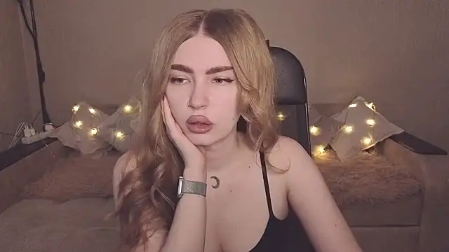 ViolettaLopez online show from January 12, 2026, 12:32 pm