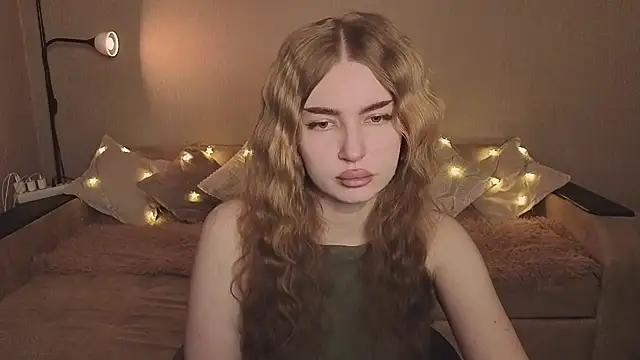 ViolettaLopez online show from February 24, 2026, 2:37 pm