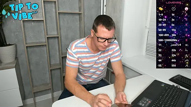 Smallnipples online show from December 2, 2025, 5:30 pm