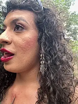 LaColorina  online show from March 2, 2026, 5:42 pm