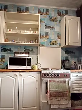 Amy August online show from March 16, 2025, 6:09 am