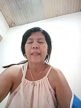 TropicalFlower online show from April 17, 2026, 8:12 pm