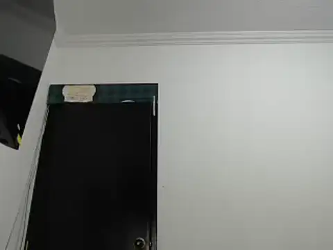 mayhott2 online show from February 20, 2025, 11:21 pm