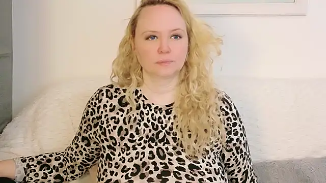 Sarah4you online show from February 19, 2026, 5:31 pm