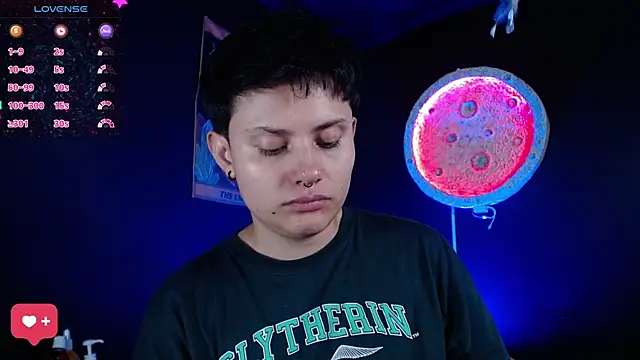 girl intense444 online show from May 28, 2026, 7:22 pm
