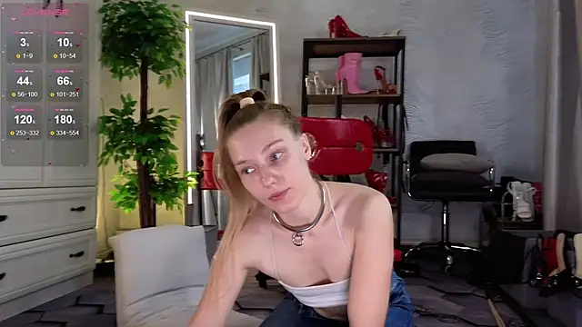 Angelalive online show from September 30, 2025, 9:47 am