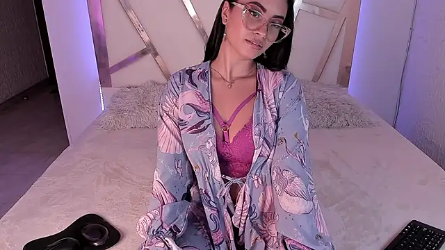 Snapshot of PaulinaBelushi chatting on January 15, 2025, 4:43 pm PaulinaBelushi online show from January 15, 2025, 4:43 pm