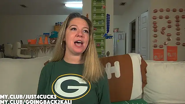 boomboomr00m online show from November 11, 2025, 1:38 am