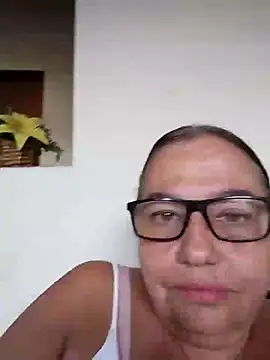 Snapshot of catdool chatting on January 4, 2025, 8:05 pm catdool online show from January 4, 2025, 8:05 pm