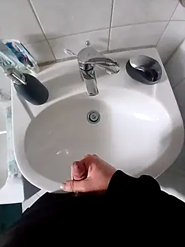 AsianMilfnterBerlin online show from April 20, 2026, 4:54 pm