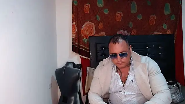 hardrock982 online show from December 18, 2025, 2:23 pm