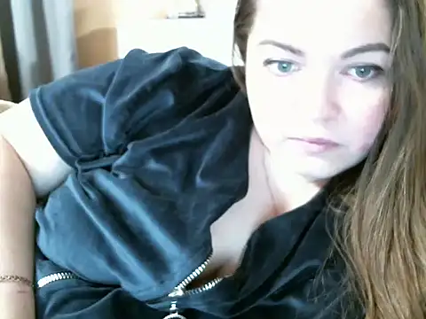 cute  cherry online show from February 7, 2025, 10:30 pm