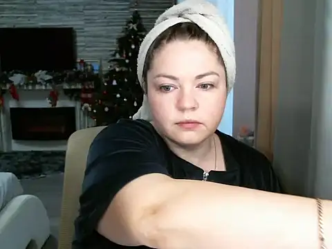 cute  cherry online show from February 25, 2025, 7:52 am