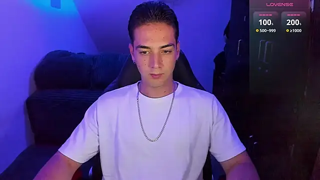 Snapshot of Alex_smith00 chatting on December 21, 2024, 11:56 pm Alex smith00 online show from December 21, 2024, 11:56 pm