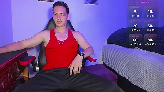 Snapshot of Alex_smith00 chatting on March 12, 2025, 11:22 pm Alex smith00 online show from March 12, 2025, 11:22 pm