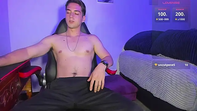 Snapshot of Alex_smith00 chatting on March 13, 2025, 2:27 am Alex smith00 online show from March 13, 2025, 2:27 am