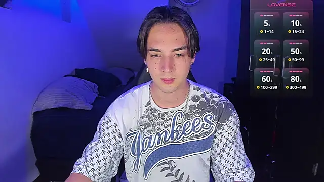 Snapshot of Alex_smith00 chatting on September 20, 2025, 11:28 pm Alex smith00 online show from September 20, 2025, 11:28 pm