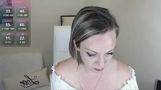 Snapshot of Tilly_Eliot chatting on January 20, 2025, 10:15 pm Tilly Eliot online show from January 20, 2025, 10:15 pm
