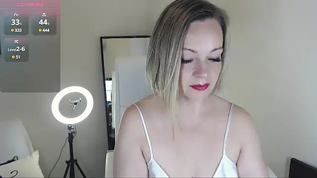 Snapshot of Tilly_Eliot chatting on January 27, 2025, 4:22 pm Tilly Eliot online show from January 27, 2025, 4:22 pm