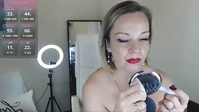 Snapshot of Tilly_Eliot chatting on February 2, 2025, 9:23 pm Tilly Eliot online show from February 2, 2025, 9:23 pm
