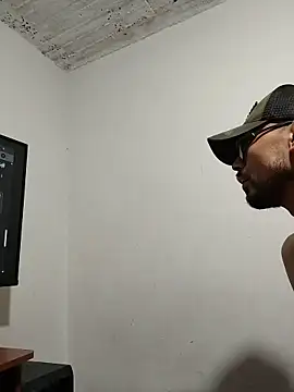 SebasOrte94 online show from November 24, 2025, 2:22 am