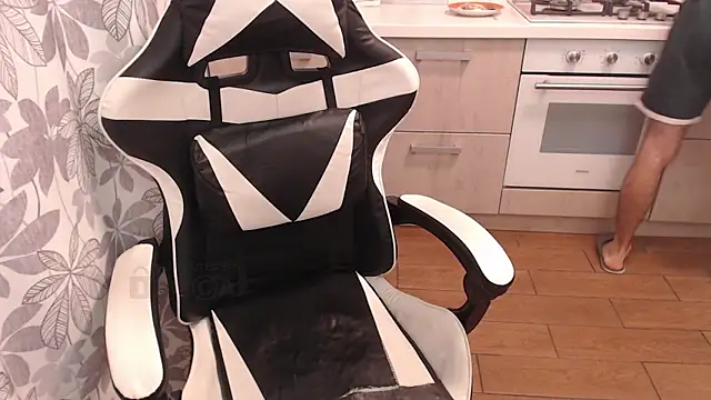 Mandarin4ks online show from March 27, 2026, 10:59 am