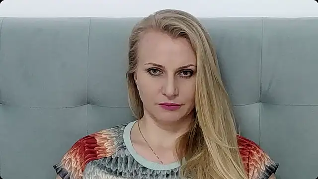 K  Adrienne online show from December 8, 2024, 9:35 am