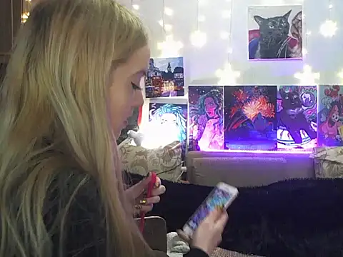 SecretSophia online show from March 19, 2025, 6:34 pm