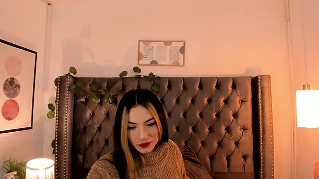 Snapshot of Kim_Blane chatting on December 12, 2024, 6:36 am Kim Blane online show from December 12, 2024, 6:36 am