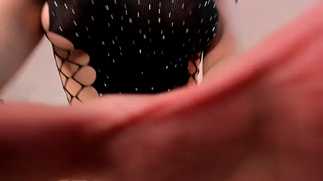 Snapshot of Kim_Blane chatting on December 29, 2024, 3:22 am Kim Blane online show from December 29, 2024, 3:22 am