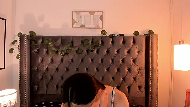 Snapshot of Kim_Blane chatting on January 21, 2025, 10:52 am Kim Blane online show from January 21, 2025, 10:52 am