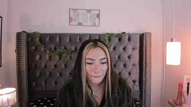 Snapshot of Kim_Blane chatting on February 1, 2025, 3:30 am Kim Blane online show from February 1, 2025, 3:30 am