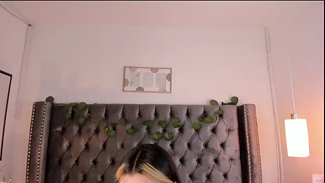 Snapshot of Kim_Blane chatting on March 21, 2025, 4:06 am Kim Blane online show from March 21, 2025, 4:06 am