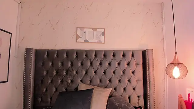 Snapshot of Kim_Blane chatting on October 9, 2025, 3:48 am Kim Blane online show from October 9, 2025, 3:48 am