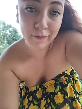 VickyHoult online show from March 7, 2026, 10:51 pm