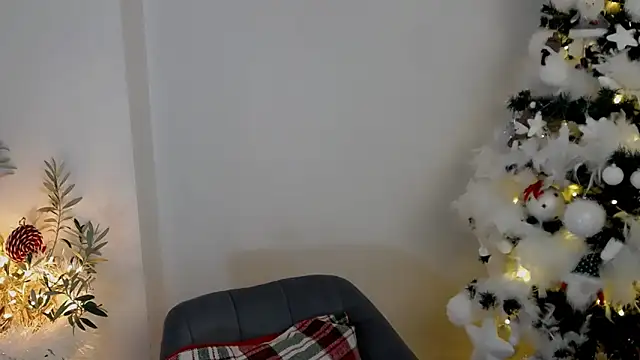 Xentthia online show from December 4, 2025, 2:37 pm