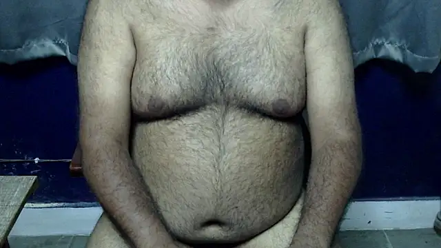 Snapshot of hairysubcub_70 chatting on April 16, 2026, 5:03 pm hairysubcub 70 online show from April 16, 2026, 5:03 pm