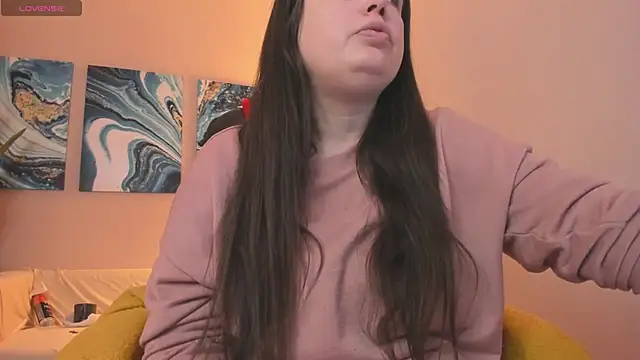 BattyMoll online show from February 11, 2025, 3:18 pm