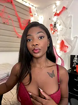 Snapshot of Vane_Rossee chatting on October 22, 2025, 12:11 am Vane Rossee online show from October 22, 2025, 12:11 am