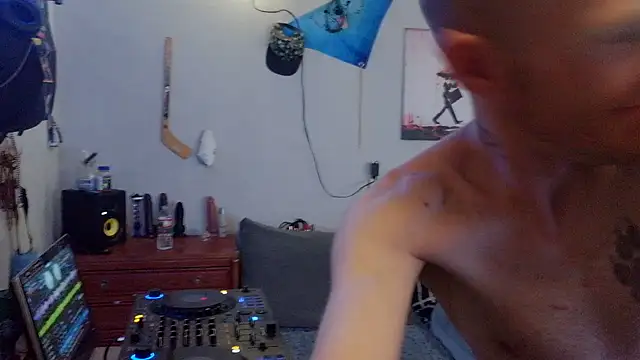 pyrowuff online show from June 25, 2026, 6:07 am