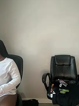 DancingLemonade online show from May 17, 2026, 3:52 pm