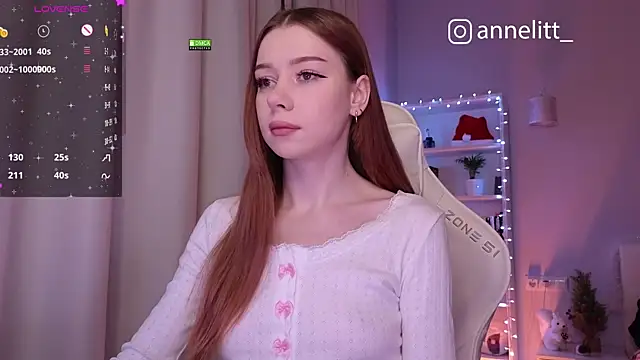 Snapshot of Annelitt chatting on January 5, 2025, 6:56 pm Annelitt online show from January 5, 2025, 6:56 pm